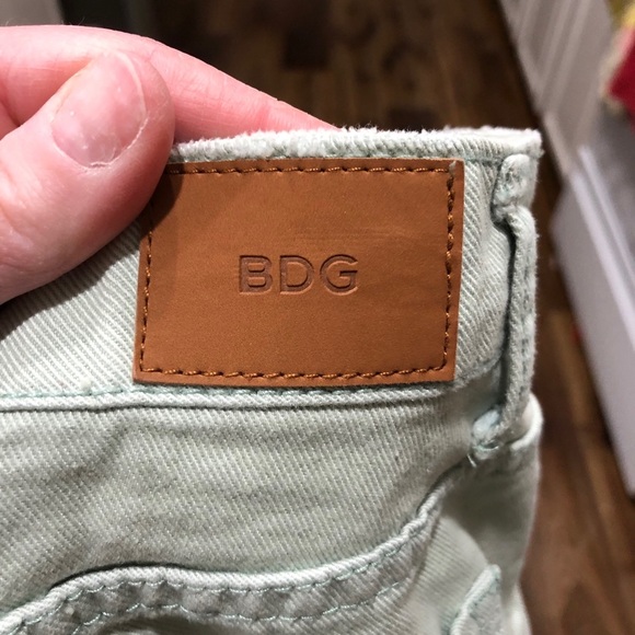 Cheeky BDG cutoff shorts - Picture 3 of 5